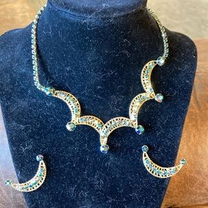 Vintage Gorgeous Costume Teal Rhinestone necklace and clip On Earrings